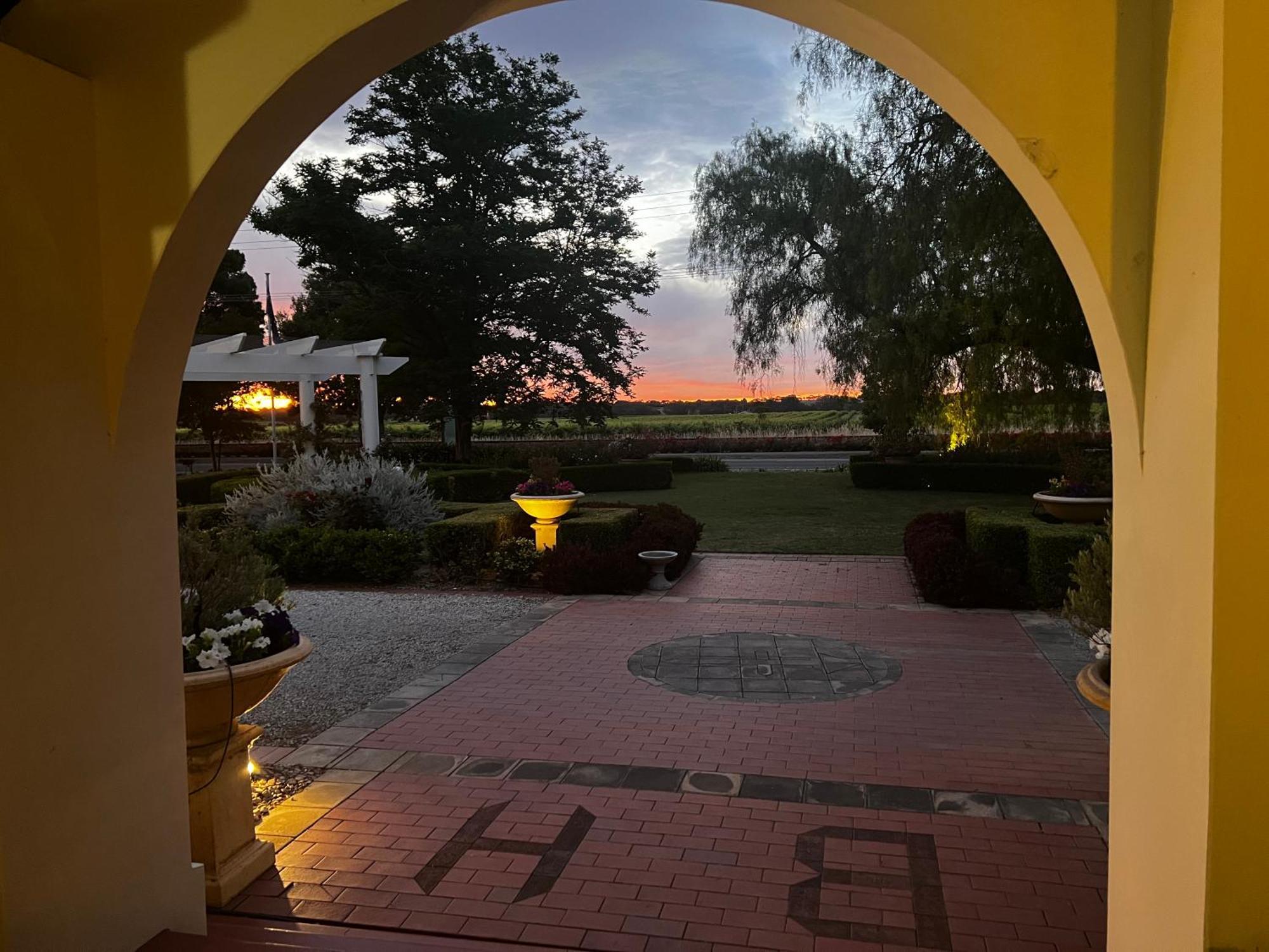 Barossa House Bed & Breakfast Тананда Екстериор снимка