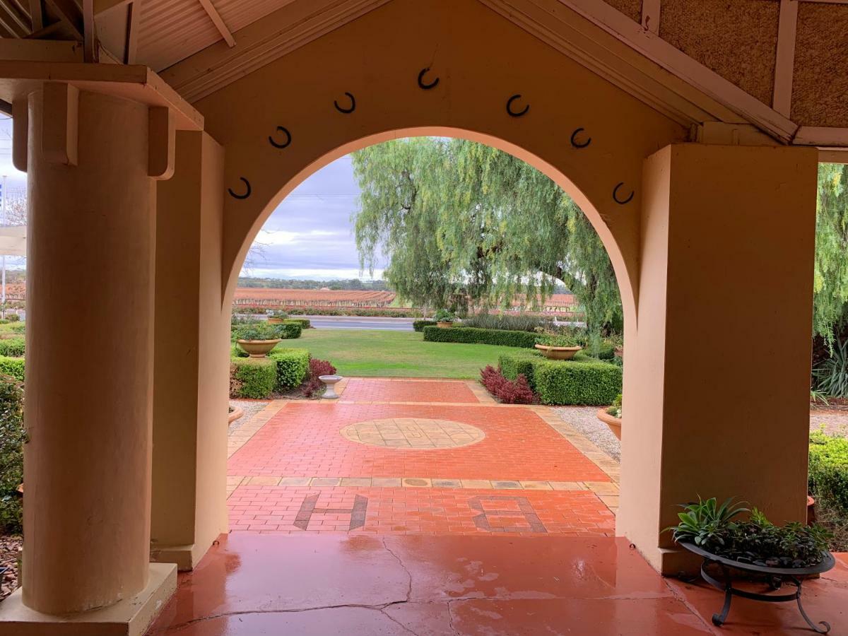 Barossa House Bed & Breakfast Тананда Екстериор снимка